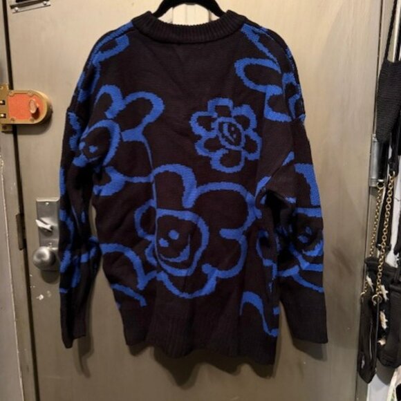 Retro Blue & Black floral & Smiley Face sweater - NWT - Picture 11 of 16